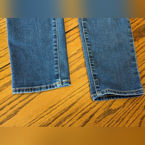 Old Navy Maternity Skinny Front Low Panel Ripped Jeans. Sz. 6 Short - Picture 6 of 9